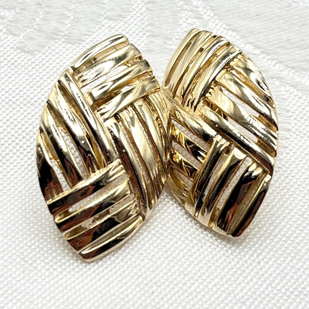 Vintage Gold Tone Classic 80s 90s Lattice Woven‎ Almond-Shaped Clip-On Earrings